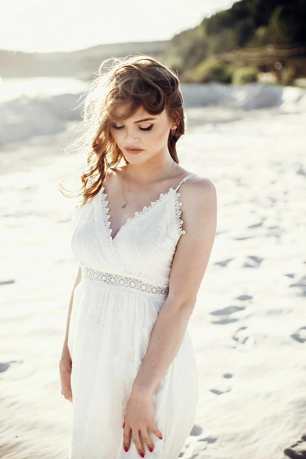 Découvrez la robe blanche bohème : style et élégance à porter