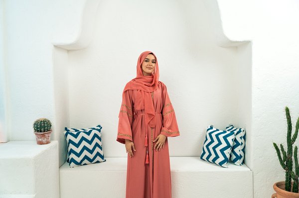 Abaya femme : élégance et confort à petits prix